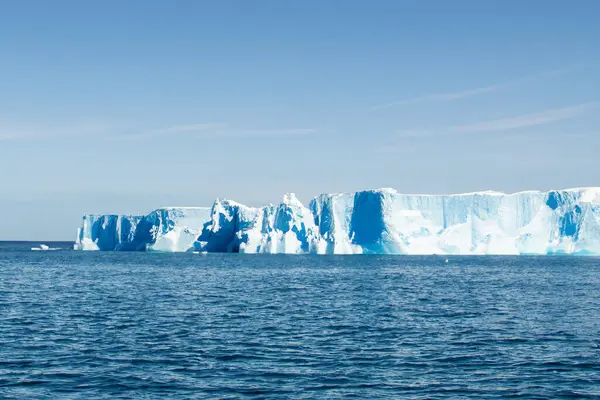 Gelo Continente Antártida Onde Montanhas Gelo Derretem Mar Amplamente Reconhecido — Fotografia de Stock