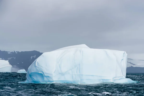 Het Ijs Het Continent Antarctica Waar Ijsbergen Smelten Zee Wordt — Stockfoto