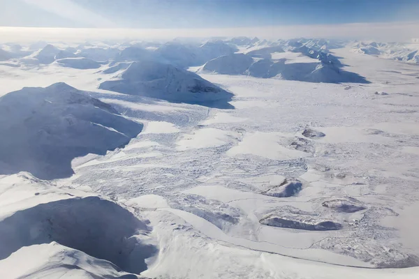 Vista Aérea Del Témpano Hielo Flotando Océano Ártico —  Fotos de Stock