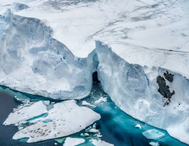 Ilulissat buzullarındaki Antarktika buzdağları, Grönland