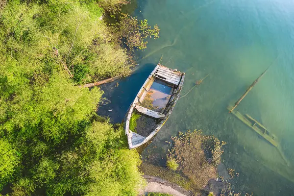 Barco Abandonado Orilla Del Río Mekong Vietnam Fotos De Stock Sin Royalties Gratis