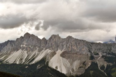 Dolomitler dağlarda