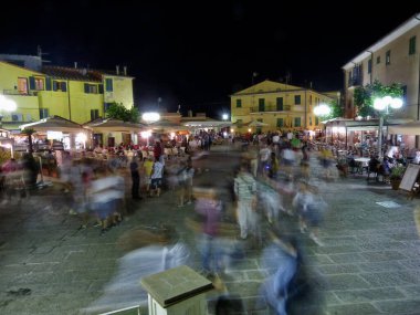 Geceleri sokaktaki insanlar, hareket efekti