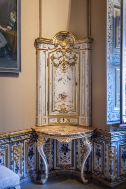 Stupinigi, Torino, İtalya - 05 Temmuz 2022: Stupinigi av kulübesinin içi. Savoy krallarının yazlık konutunun barok kraliyet konutunun içi..