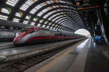 Milan, İtalya, Merkez Tren İstasyonu - 29 Eylül 2020