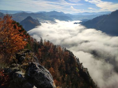 Dağlarda güzel bir manzara