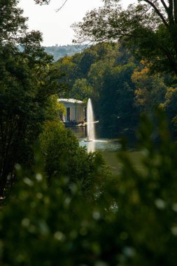 Yılan çeşmesi. Sofiyivsky Park 1796, yazan Potocki, Uman, Ukrayna