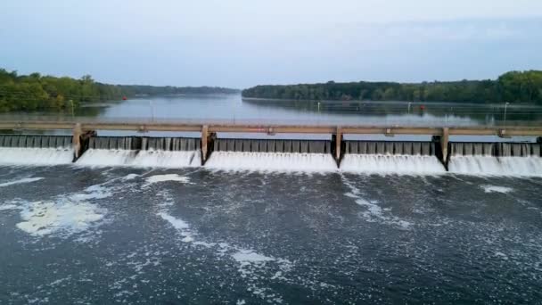 Pemandangan Bendungan Hidroelektrik Sungai Mississippi — Stok Video