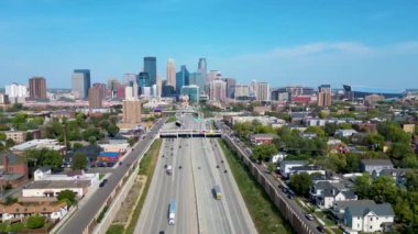 Şehir merkezindeki minneapolis 'te hava aracı görüntüsü