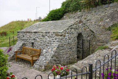 Rodos on Sea, Wales, UK, September-08-2024: St Trillo Chapel Rhos on Sea North Wales Wales 'in en küçüğü.