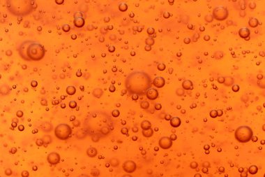 Bardakta portakal suyu kabarcıkları