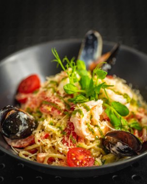 Karidesli lezzetli spagetti.