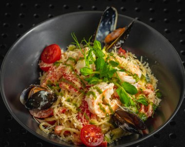 Karidesli lezzetli spagetti.