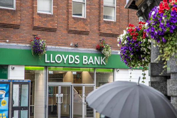 Mansfield Großbritannien August 2023 Lloyds Eingang Und Grünes Schild Einem — Stockfoto