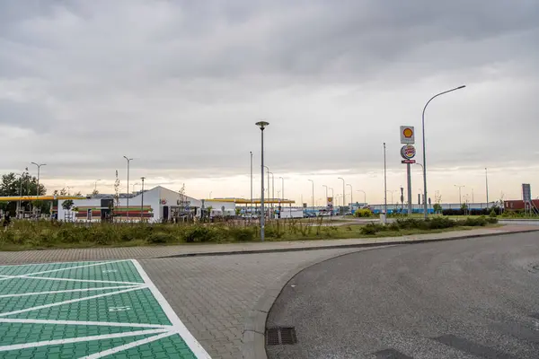Warschau Polen Juli 2023 Burger King Und Shell Tankstelle Autobahnraststätte — Stockfoto