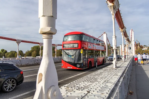 London September 2023 Chelsea Bridge Red London Bus — Stock Photo, Image