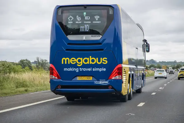 London June 2023 Megabus M10 Bus Driving Ringroad — Stock Photo, Image