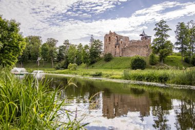 Dobele kalesi harabeleri. Livonya Düzeni tarafından inşa edilen kale.