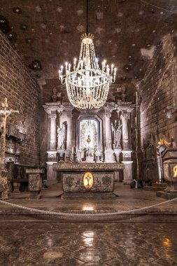 Wieliczka, Poland- 16 Temmuz 2023: Wieliczka tuz madeninin ana salonundaki şapel.