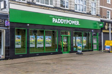 Mansfield , UK - August 8, 2023: PaddyPower Betting sports shop. Outdoor picture of a PaddyPower sports betting Branch clipart