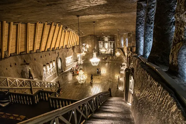 Wieliczka, Poland- 16 Temmuz 2023: Wieliczka tuz madeninin ana salonundaki şapel.