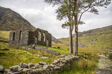 Welsh Rhosydd Şapeli 'ni ya da kiliseyi mahvetmiş. Cwmorthin, Bleneau Ffestiniog, Snowdonia, Gwynedd, Kuzey Galler.