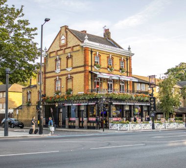 Londra, İngiltere - 14 Eylül 2023: Düşes Belle Pub.