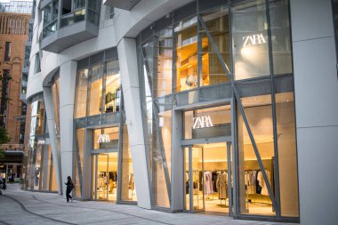 Londra, İngiltere - 14 Eylül 2023: Battersea 'deki Zara moda mağazası.