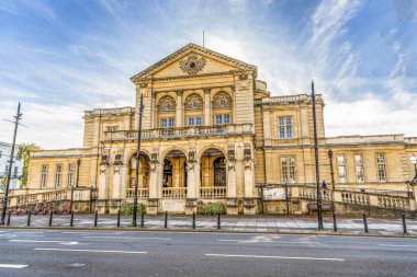Cheltenham, İngiltere - 15 Ekim 2023: Cheltenham Belediye Konser Salonu, süslü Edwardian konser salonu.