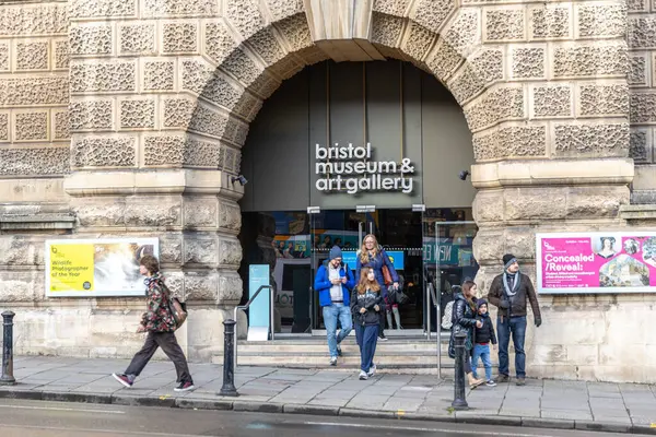 Bristol, İngiltere - 11 Kasım 2023: Bristol Müzesi ve Sanat Galerisi.
