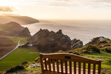 Kayalar Vadisi, Lynmouth, Lynton popüler yürüyüş yeri..