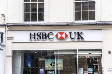 Londra, UK- 6 Ağustos 2023: King 's Road, Chelsea' deki HSBC banka şubesi