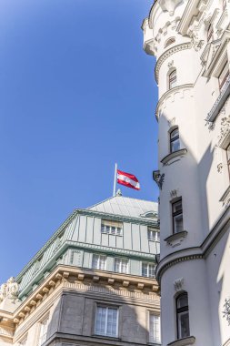 Viyana, Avusturya - 7 Temmuz 2023: Avusturya Bayrağı Viyana.