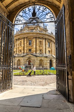 Oxford, İngiltere - 5 Haziran 2024: Oxford Radcliffe Kütüphane Binası.