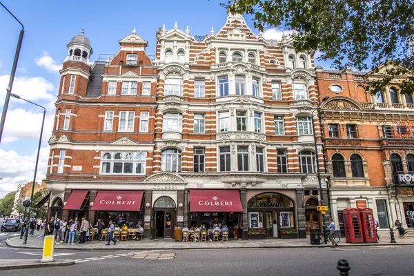 Londra, UK- 19 Ağustos 2023: Colbert restoranı Sloane Meydanı Chelsea Batı Londra.