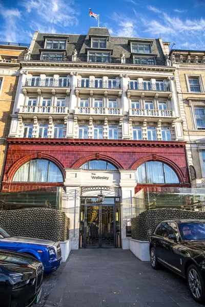 stock image London, UK- August 19, 2023: The Wellesley Knightsbridge, a Luxury Collection Hotel near London's Hyde Park at the front entrance.