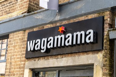 Oxford, İngiltere - 5 Haziran 2024: Wagamama eski Oxford kentinde Asya tarzı restoran ile anlaştı.