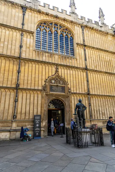 stock image Oxford , UK - June 5, 2024: Great Gate on Catte Street of Old Bodleian Library entrance. The Bodleian Library is the main research library of the University of Oxford.