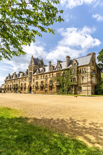 Oxford, İngiltere - 5 Haziran 2024: Christ Church Oxford Üniversitesi, Meadow Building, Birleşik Kingtom.