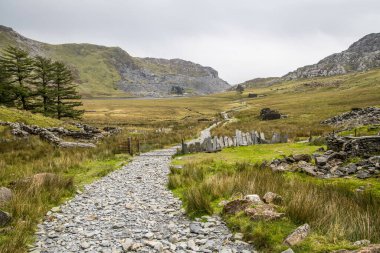 Welsh Rhosydd Şapeli 'ni ya da kiliseyi mahvetmiş. Cwmorthin, Bleneau Ffestiniog, Snowdonia, Gwynedd, Kuzey Galler.