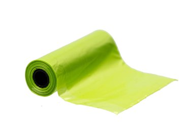 Küçük plastik çöp torbaları ya da çevre dostu kaka torbaları. Beyazda izole edilmiş.