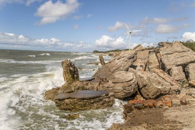Baltık denizi sahilindeki sığınak kalıntıları, Letonya'nın Liepaja'daki eski Sovyet üssü Karosta'daki eski bir kalenin parçası.