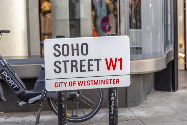 Londra, UK- 19 Eylül 2024: Iconic W1 Soho Sokak Tabelası: Londra 'nın Kalbi' nin Bir Parçası.