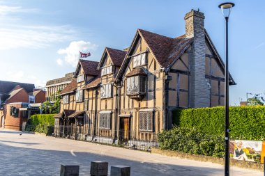Stratford-upon-Avon, İngiltere - 5 Haziran 2024: Oyun yazarı William Shakespeare 'in doğduğu yer.