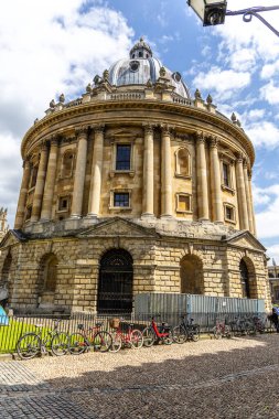 Oxford, İngiltere - 5 Haziran 2024: Oxford Radcliffe Kütüphane Binası.