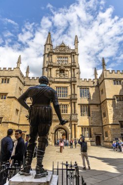 Oxford , UK - June 5, 2024: Great Gate on Catte Street of Old Bodleian Library entrance. The Bodleian Library is the main research library of the University of Oxford. clipart