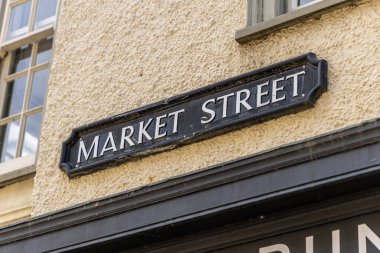 Oxford, İngiltere - 5 Haziran 2024: Oxford Sing. Eski market müşterilerinin olduğu popüler cadde.
