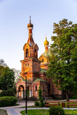 Avrupa 'nın en geniş şelalesi olan Kuldiga' daki Venta Rapid şelalesi Ventas rumba, Letonya 'nın doğal bir anıtı olarak gösterildi..