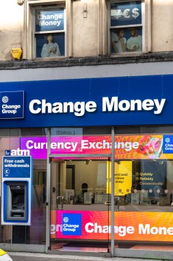 Londra, UK- 19 Eylül 2024: Döviz bürosunu Değiştir.