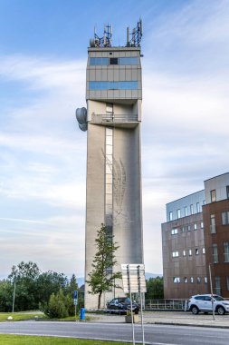 Strbske Pleso, Slovakya - 16 Temmuz 2023: Yüksek Tatras Strbske Pleso kasabasındaki Telekomünikasyon Kulesi.